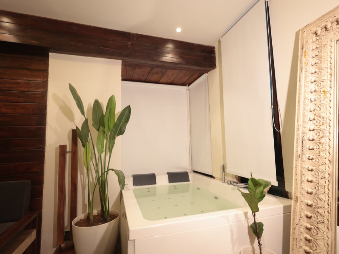 Modern bathroom
